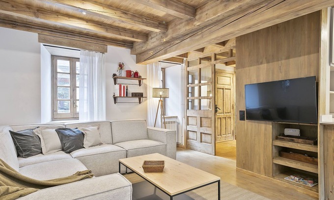 Arties House | Relax at Luderna - Casa con terraza Codorna with Spa & Pets