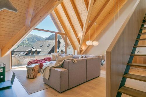 Gessa Apartment | Explore Luderna - Duplex Corilha: Family-Friendly Retreat