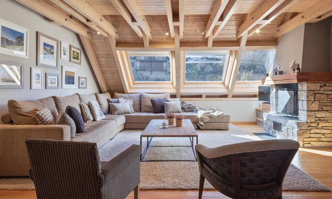 Tredos Apartment | Discover Luderna - Tríplex Arbaet with Family-Friendly Amenities
