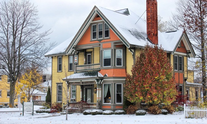 Ludington Bed & Breakfast | Ocean View Retreat: Ludington House B&B, Guest Rated 9.8