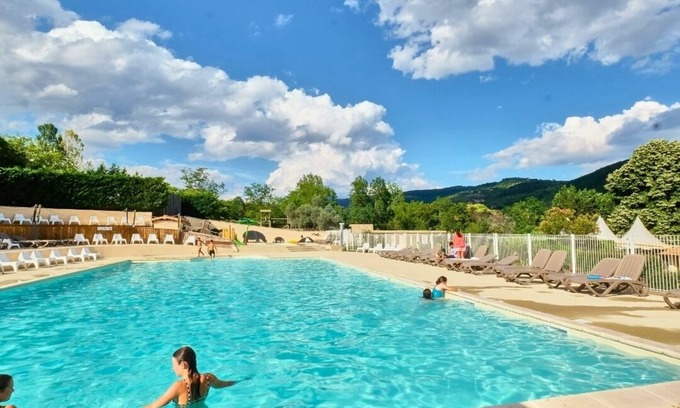 Lussas RV Rental | Discover Ludo Camping Parc: Pet-Friendly Ocean View Retreat