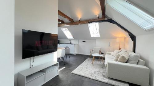 Ludwigsburg-Sud Apartment | Modern LudwigsHome: Central Location & Family Ready