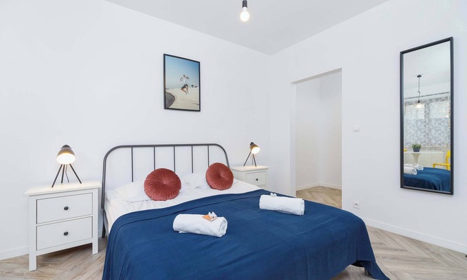 Krakow Apartment | Discover Ludwinowska 11/185: Family-Friendly Haven in Cracow