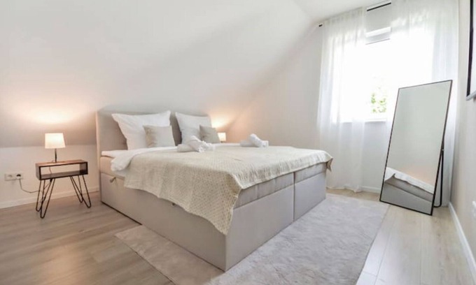 Brackwede Apartment | Bright and Cheerful Loft with Wi-Fi & Kitchen Amenities