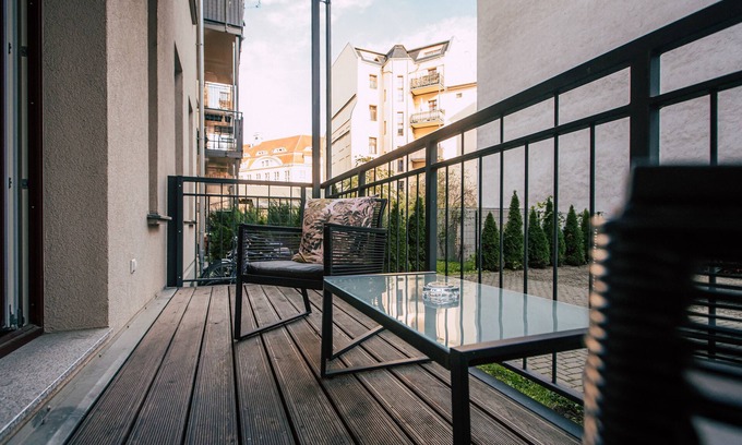 Zentrum-Nord Apartment | Exceptional Luga Homes - Family-Friendly Near the Zoo