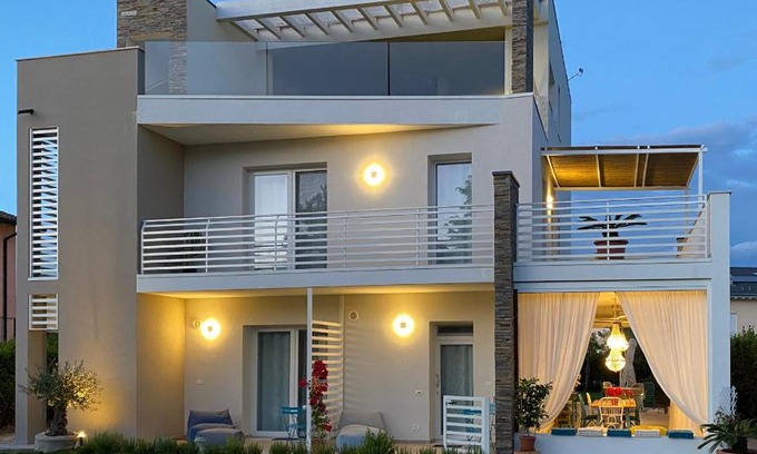 San Benedetto di Lugana House | Pet-Friendly Retreat at Lugana 9 - Perfect for Families!