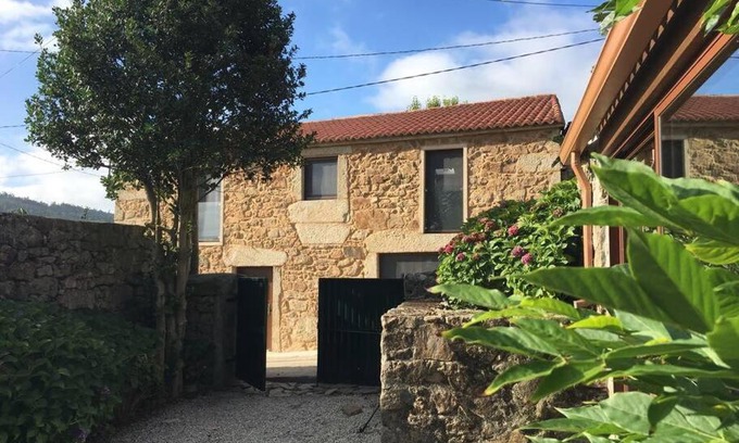 Muxia House | Pet-Friendly Lugar do Curro with Top Guest Rating at 9.2