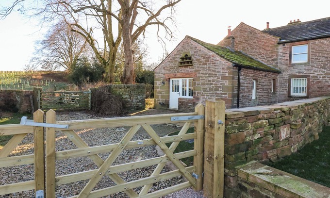 Penrith Cottage | Cozy LUHAM COTTAGE: Pet-Friendly Retreat with Open Fire