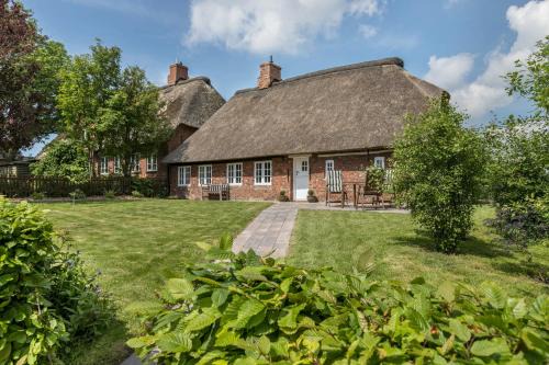Dagebuell House | Discover Luis-Hus: 4-Star Family-Friendly Hotel Retreat