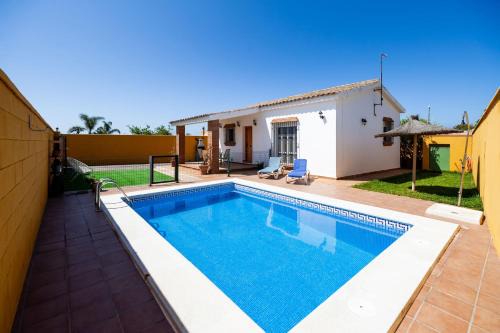 Conil de la Frontera House | Pet-Friendly Getaway at Luisa 2 with Pool Access