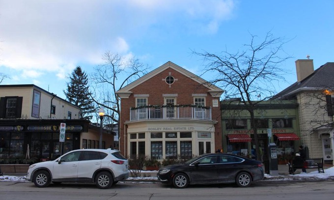 Old Town Historic District Hotel | Elegant Luisa's Suite Retreat with Kitchen Amenities
