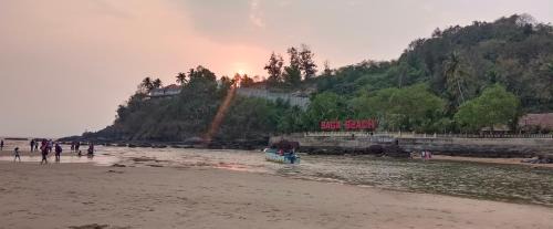 Baga House | Oceanfront Luiza Guest House with Wheelchair Access