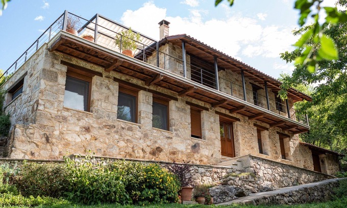 Fion Villa | Beautiful Escape for Romantic Getaways or Family Fun