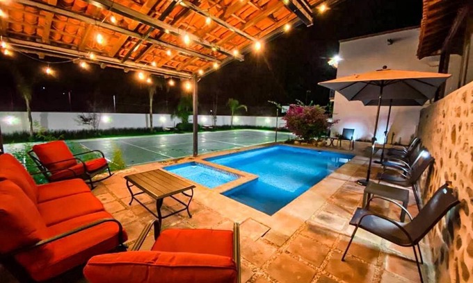 Ixmiquilpan Villa | Elegant Villa Retreat near Grutas Tolantongo Awaits You