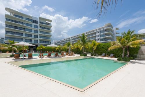 Crespo Apartment | Beachfront Retreat at Edificio Morros Eco - Guest Rated 9.2