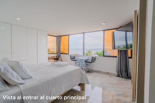 El Laguito Apartment | lujoso apartamento familiar frente al mar