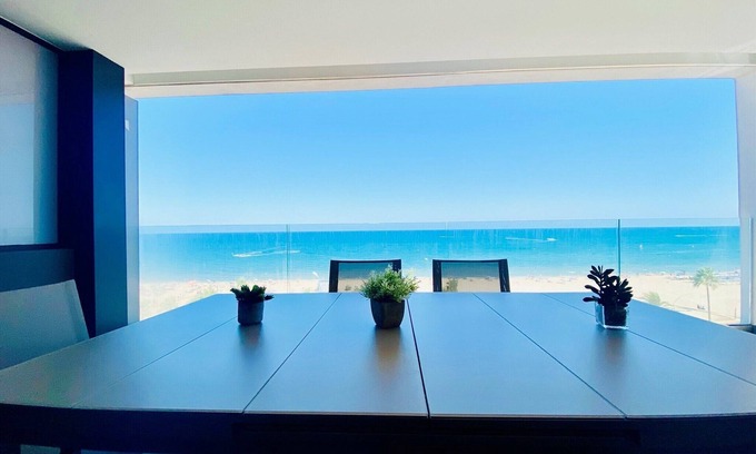 Peniscola Apartment | Beachfront Apartment with Pool, Parking & Spa - 10/10 Rating