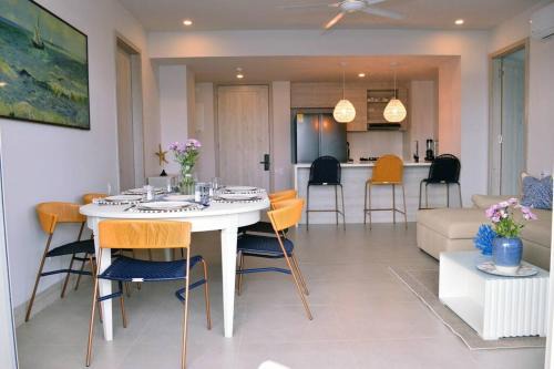 Zona Norte Apartment | Elegant Penthouse with Ocean View and Private Beach Access