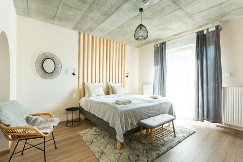 Vac Bed & Breakfast | Elegant Lujza & Koriander: 4-Star Spa Retreat, Rated 9.6