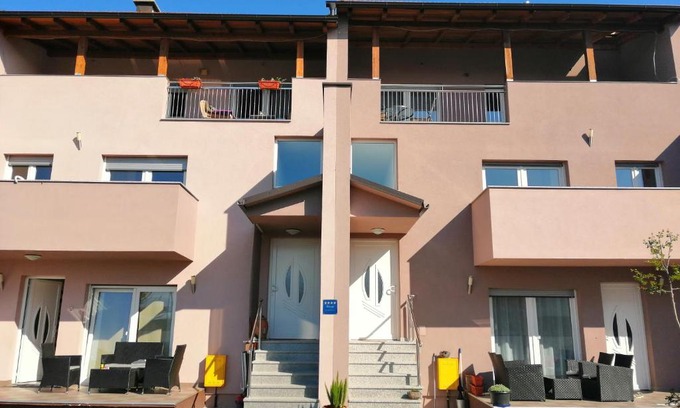 Sesvete Apartment | Family-Friendly Stay at Luka: Rated 9/10 by Guests