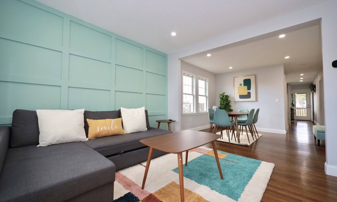 Everett House | Elegant Luke House: Ideal for Weddings & Family Gatherings