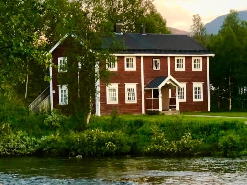 Bruksvallarna Apartment | Pet-Friendly Retreat at Lullens Stugby – Perfect for Families