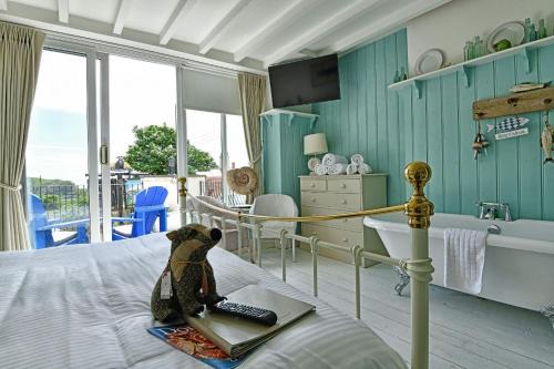 West Lulworth Bed & Breakfast | Discover Lulworth Cove Inn: Pet-Friendly Comfort Awaits