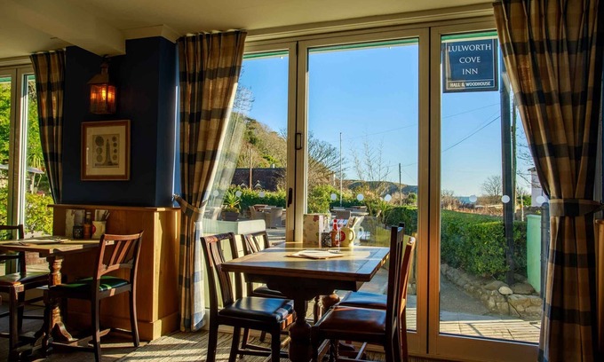 West Lulworth Hotel | Discover Lulworth Cove Inn: Family-Friendly & Highly Rated