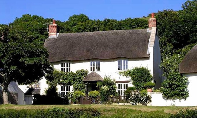 West Lulworth House | Comfortable Thatched Cottage in West Lulworth, Dorset