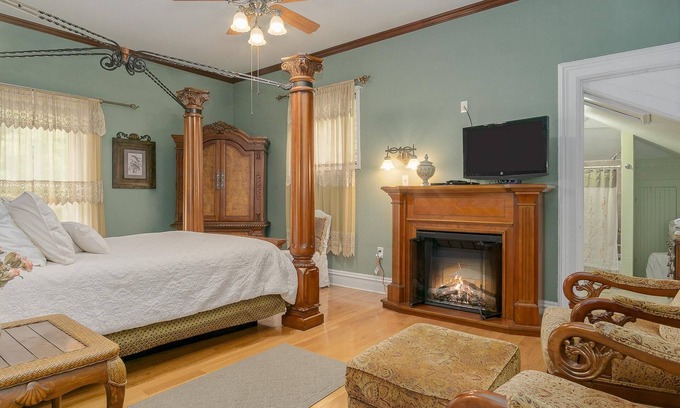 Newaygo Apartment | Lumberman's Suite at Newaygo Bed & Breakfast