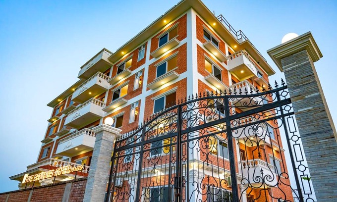 Lumbini Hotel | Relaxing Stay at Lumbini Five Elements Hotel with Hot Tub