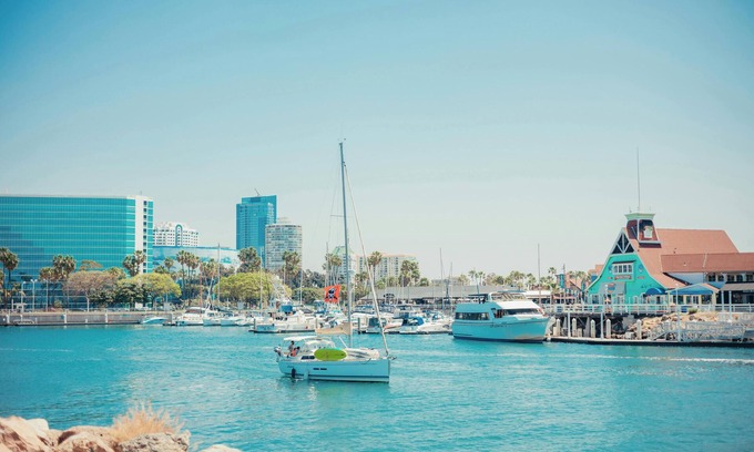 East Village Hotel | Highly Rated Greenleaf Hotel Near Long Beach Convention Center