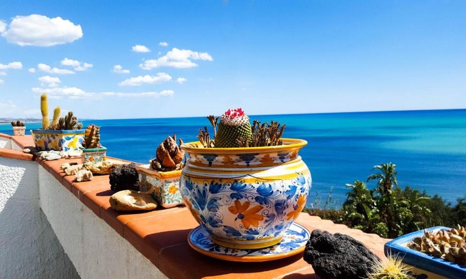 Sciacca Apartment | Explore Lumia Case Vacanze: Oceanfront & Pet-Friendly Escape