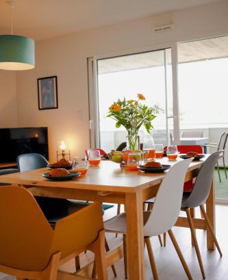 Mimizan Apartment | Bright Apartment Near Lake - Family and Pet Friendly Stay