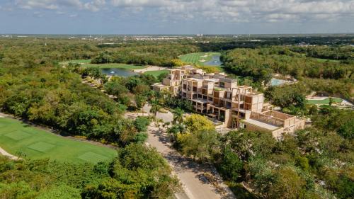 Villa Juarez Apartment | Elegant Lumina Residences: Oceanfront Luxury in Corasol