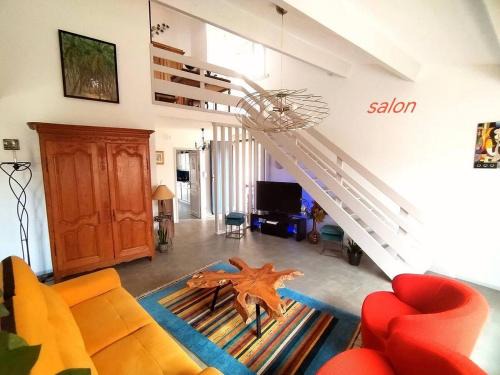 La Celle-sous-Gouzon Villa | Lumineuse villa au pied de la pinède