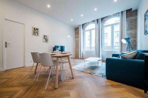 Moliere - Edgard Quinet Apartment | Tranquil T2 in Town Center - Rated 9.3/10 & Family-Friendly