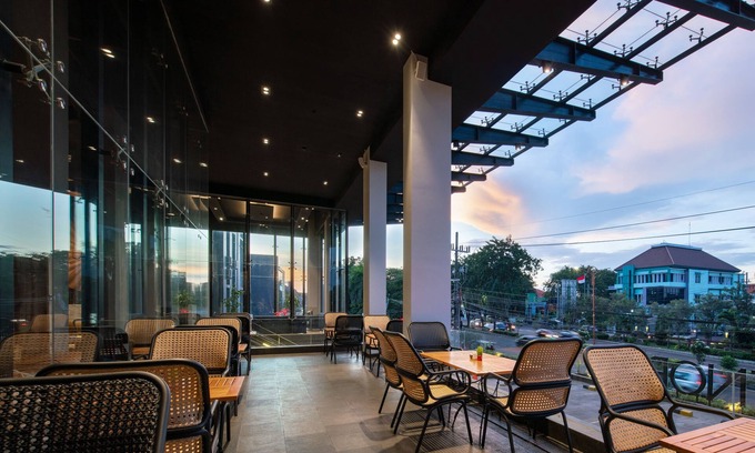 Sidoarjo Hotel | Discover Luminor Hotel Airport Sidoarjo: Family-Friendly Retreat