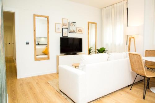 Valladolid Apartment | Inviting Luminoso Apartamento NUEZ with Free Parking & Wifi