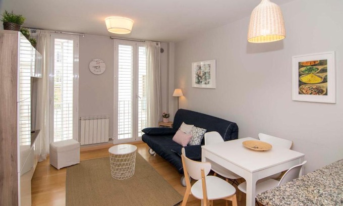 Ourense Apartment | Bright and Inviting Luminoso Termal in Historic Center
