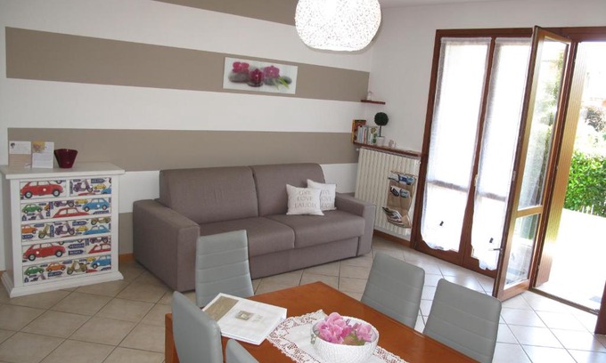 Rivoltella Apartment | In Vacanza da Miki 01: Oceanfront Retreat for Families