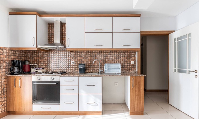 Antalya City Centre Apartment | Bright Flat Steps from Hadrian Gates in Antalya