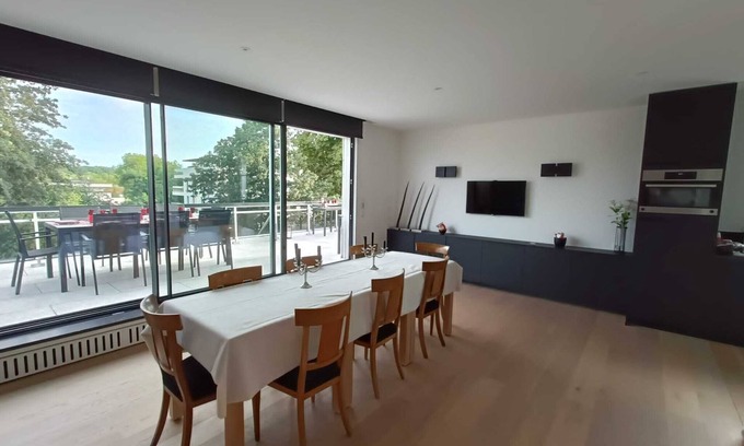 Sint-Pieters-Woluwe Apartment | Stylish Designer Penthouse with Terrace and Kitchen Amenities