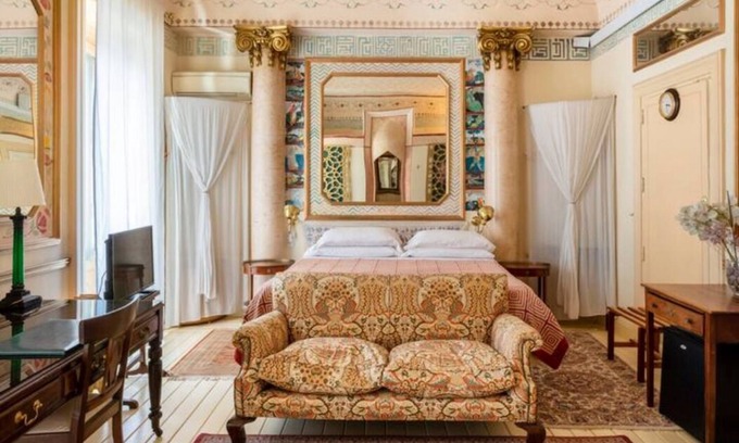 Sol Apartment | Bright Persian Suite with Balconies & Spa Near Opera