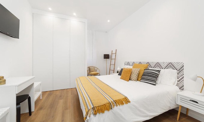 Fatima Apartment | Discover LUMO Flat Fátima: Family-Friendly Stay with Dining