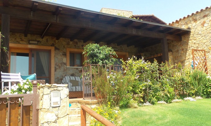 Chia Villa | Cozy Villa "LUNA" with Ocean View and Pool Access