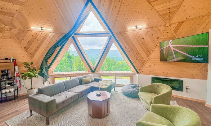 Front Royal House | Discover Lunar Lookout: Unique Geodesic Dome Retreat