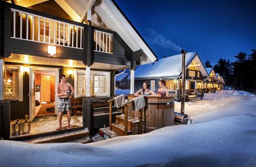 Ahtari House | Discover Luoman Hirvimökit: Pet-Friendly Beach Retreat