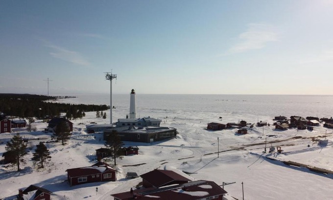 Hailuoto Hotel | Discover Arctic Lighthouse Hotel: Pet-Friendly Retreat