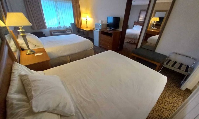 Red Lodge Hotel | Relax at Lupine Inn: Pool, Spa & Family-Friendly Amenities